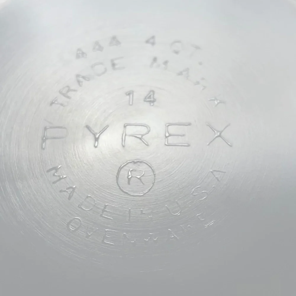 Vintage PYREX 444 Large 4 QT Amish Butterprint Cinderella Mixing Bowl - Picture 6 of 12